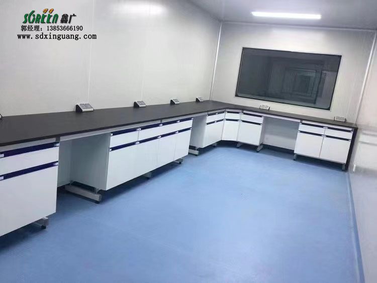 實(shí)驗(yàn)臺(tái)